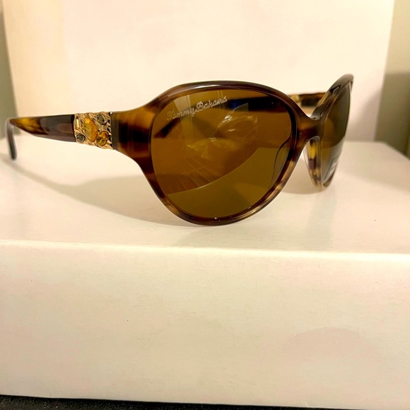 Tommy Bahama Sunglasses TB7031 Sold out everywhere - Picture 1 of 4